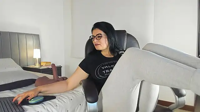 adriana71 online show from April 11, 2:05 am