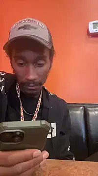 Snapshot of ITSONLYKENNY chatting on February 15, 8:11 pm ITSONLYKENNY online show from February 15, 8:11 pm