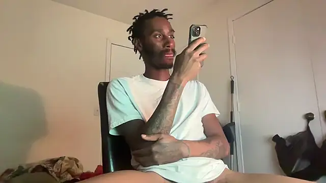 Snapshot of ITSONLYKENNY chatting on October 7, 5:48 am ITSONLYKENNY online show from October 7, 5:48 am