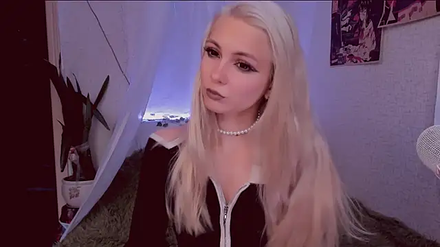 Snapshot of Fridart-house_Fortuna chatting on July 6, 2:36 pm Fridart-house Fortuna online show from July 6, 2:36 pm