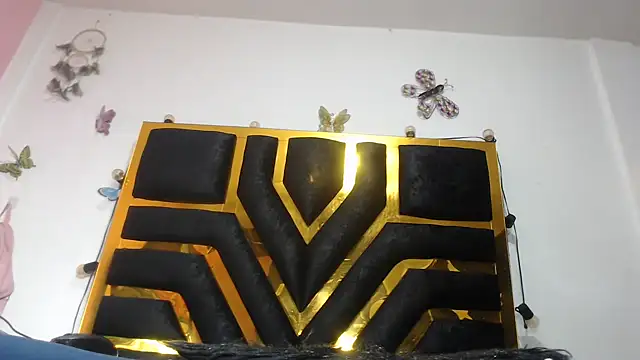 Helennahot online show from October 18, 6:30 pm