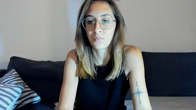 DesireMore90 online show from September 23, 8:45 pm