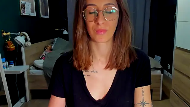 DesireMore90 online show from April 4, 7:11 pm