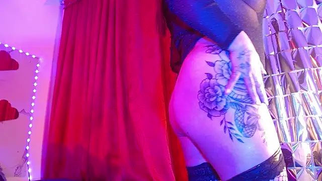 juanitared online show from February 17, 2:19 am