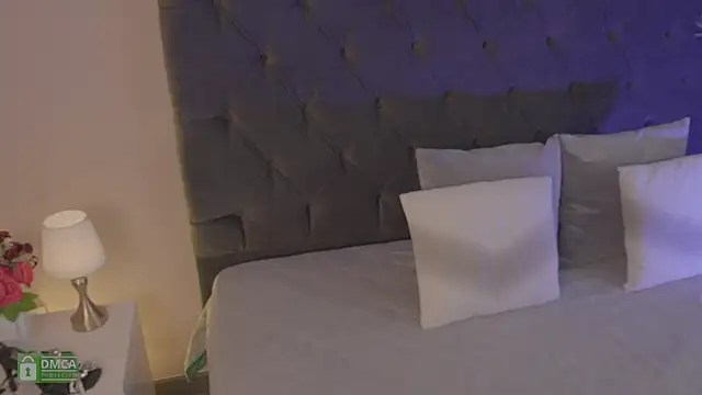 abbyhall  online show from April 4, 11:24 pm