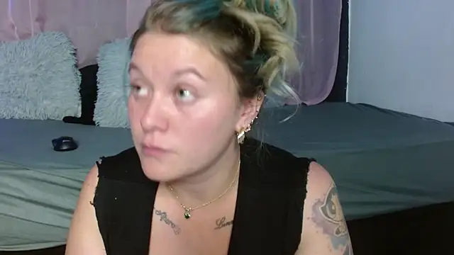 miley jensen online show from December 22, 9:11 am