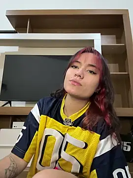 Snapshot of nahia_low chatting on February 9, 4:46 am nahia low online show from February 9, 4:46 am