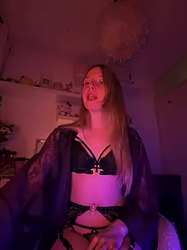 VeraSerephina online show from June 7, 10:24 pm