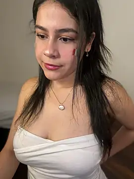 Snapshot of CuteKira7 chatting on July 1, 2:46 am CuteKira7 online show from July 1, 2:46 am