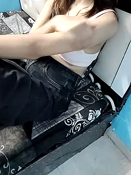 Snapshot of Karina_jaan chatting on January 20, 9:22 pm Karina jaan online show from January 20, 9:22 pm