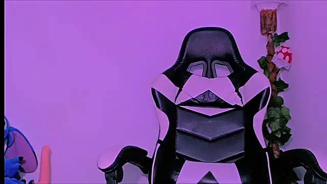 KathieBurning online show from December 2, 2:08 pm