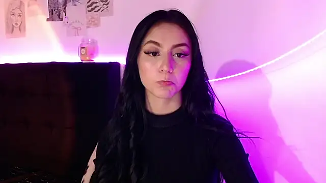 Coralinnee  online show from January 24, 5:11 pm