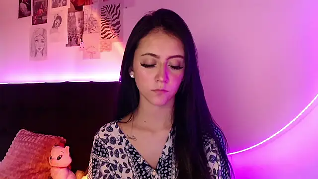 Coralinnee  online show from March 1, 7:26 pm