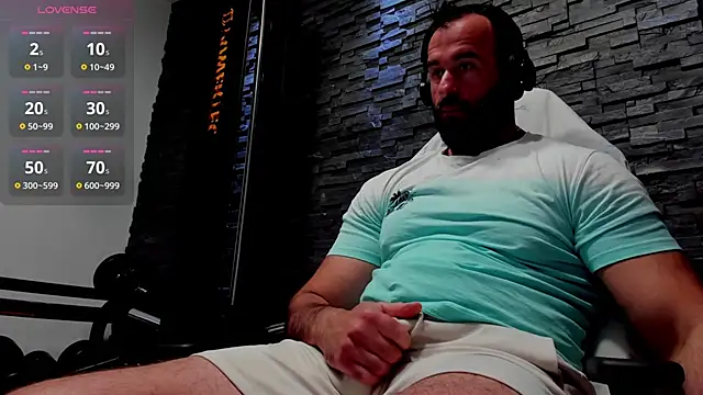 Snapshot of David_Big_Daddy chatting on May 4, 5:31 pm David Big Daddy online show from May 4, 5:31 pm