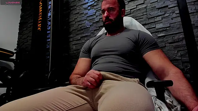 Snapshot of David_Big_Daddy chatting on May 6, 9:31 pm David Big Daddy online show from May 6, 9:31 pm