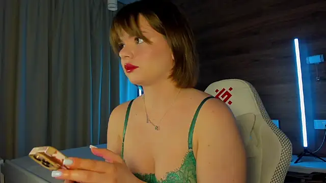 Snapshot of Elizabeth_Hottie_ chatting on May 29, 10:19 pm Elizabeth Hottie online show from May 29, 10:19 pm