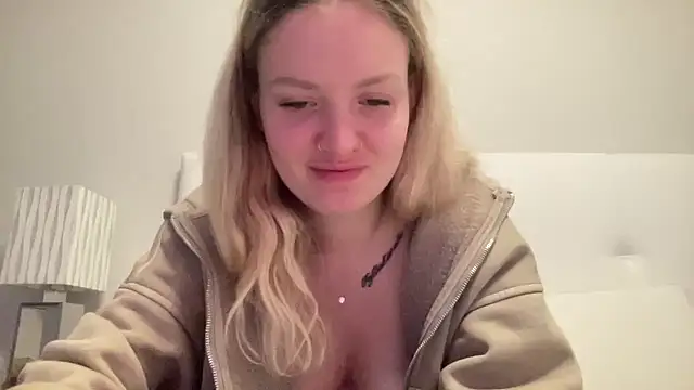 Snapshot of mariemelissah chatting on February 15, 3:28 pm mariemelissah online show from February 15, 3:28 pm