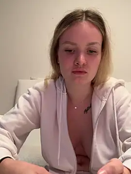 Snapshot of mariemelissah chatting on February 22, 12:19 pm mariemelissah online show from February 22, 12:19 pm