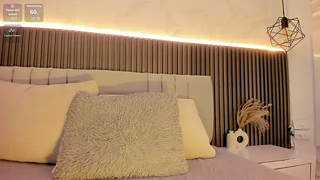 SHANONCLARK online show from October 15, 7:03 pm