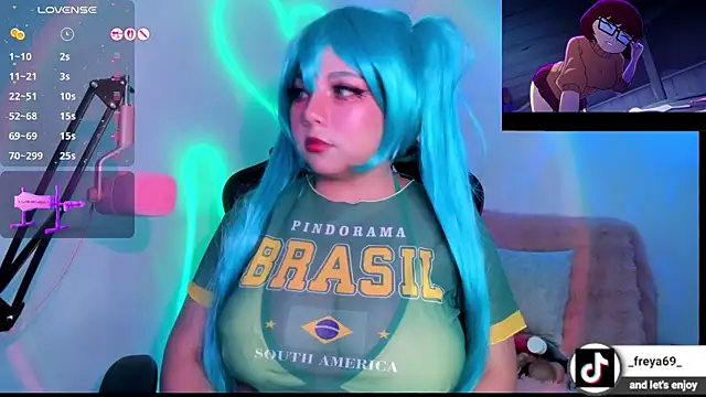 Snapshot of Sweet_freya1 chatting on May 20, 1:23 am Sweet freya1 online show from May 20, 1:23 am