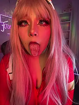 Snapshot of Sweet_freya1 chatting on June 21, 10:23 pm Sweet freya1 online show from June 21, 10:23 pm