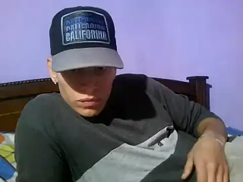 Snapshot of kaninrubio90 chatting on January 4, 7:45 am kaninrubio90 online show from January 4, 7:45 am