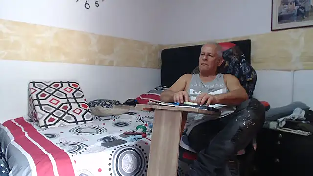 VALENTINO1983  online show from September 17, 4:30 pm