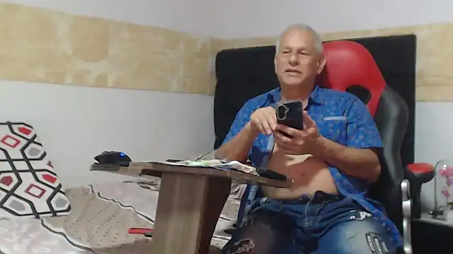 VALENTINO1983  online show from October 10, 1:48 am