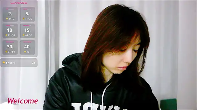 Snapshot of Love_me_Eri_ chatting on October 1, 12:16 am Love me Eri  online show from October 1, 12:16 am