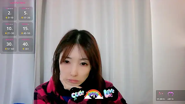 Snapshot of Love_me_Eri_ chatting on October 9, 11:58 pm Love me Eri  online show from October 9, 11:58 pm