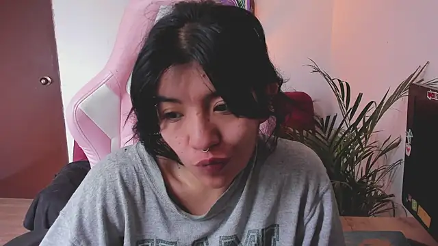 annie walker6 online show from December 8, 5:55 pm