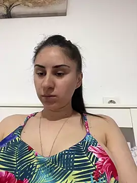 Snapshot of JenniferEdith chatting on July 6, 5:59 am JenniferEdith online show from July 6, 5:59 am
