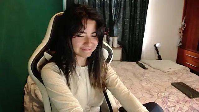 alice middlee online show from December 17, 4:46 pm