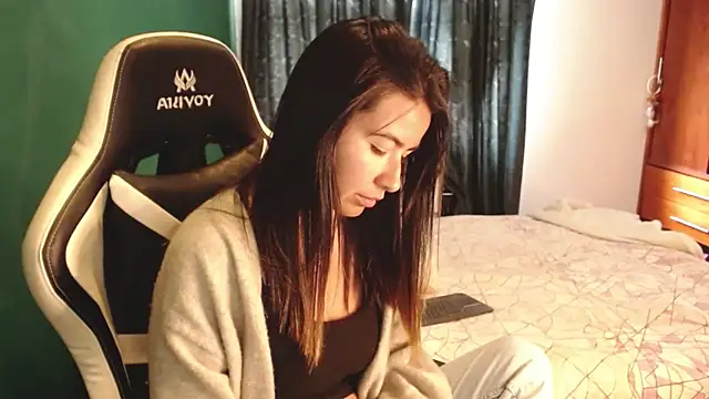 alice middlee online show from December 19, 7:21 pm