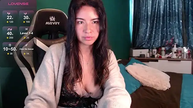 Snapshot of alice_middlee chatting on April 27, 3:21 pm alice middlee online show from April 27, 3:21 pm