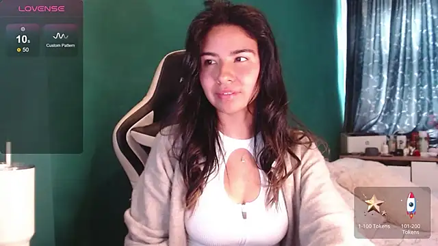 Snapshot of alice_middlee chatting on April 29, 6:58 pm alice middlee online show from April 29, 6:58 pm