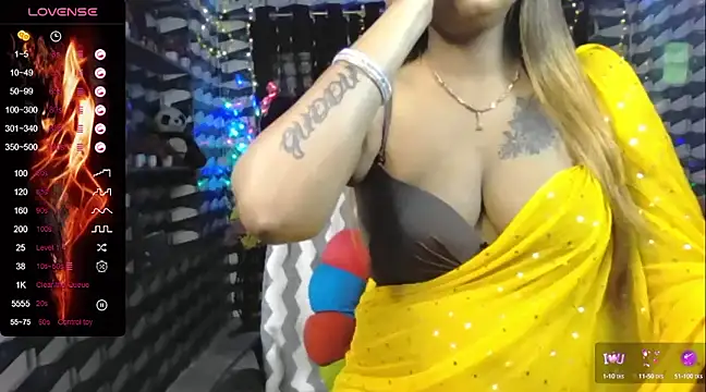 Snapshot of Hotty_Navyaa chatting on January 20, 3:26 am Hotty Navyaa online show from January 20, 3:26 am