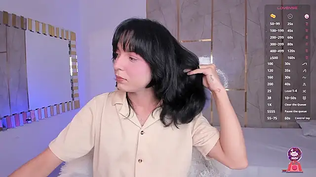 Jiggly   online show from March 25, 4:51 am