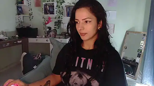 Snapshot of BeellyDance chatting on May 13, 1:52 pm BeellyDance online show from May 13, 1:52 pm