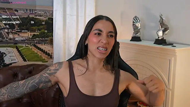 Snapshot of KAYLA_BATISTA chatting on June 18, 12:11 am KAYLA BATISTA online show from June 18, 12:11 am
