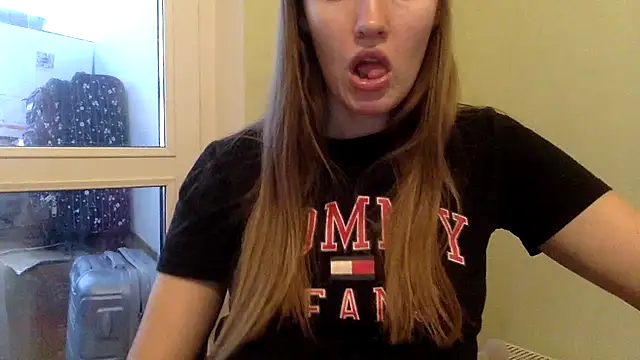 Snapshot of vanessa4you chatting on January 28, 5:32 am vanessa4you online show from January 28, 5:32 am