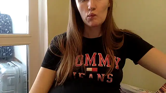 Snapshot of vanessa4you chatting on January 30, 8:43 am vanessa4you online show from January 30, 8:43 am