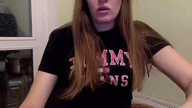 Snapshot of vanessa4you chatting on February 3, 3:42 am vanessa4you online show from February 3, 3:42 am