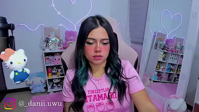 CuteDani  online show from May 6, 8:41 am