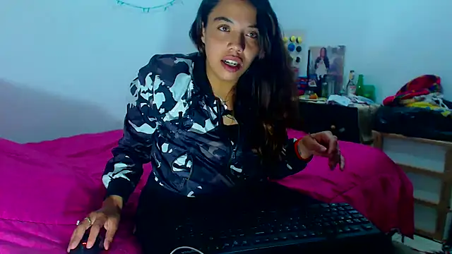 AmaraRoberts420 online show from December 14, 4:56 am