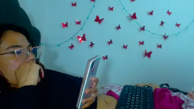 AmaraRoberts420 online show from December 16, 4:02 am