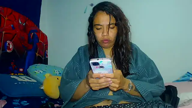 AmaraRoberts420 online show from December 20, 11:05 pm