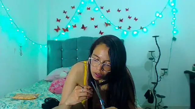 AmaraRoberts420 online show from February 3, 3:53 am