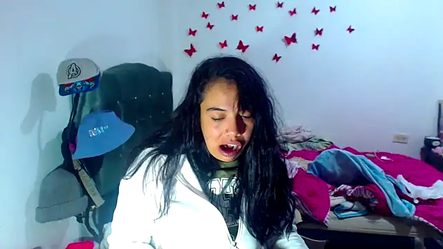 AmaraRoberts420 online show from September 13, 12:32 am