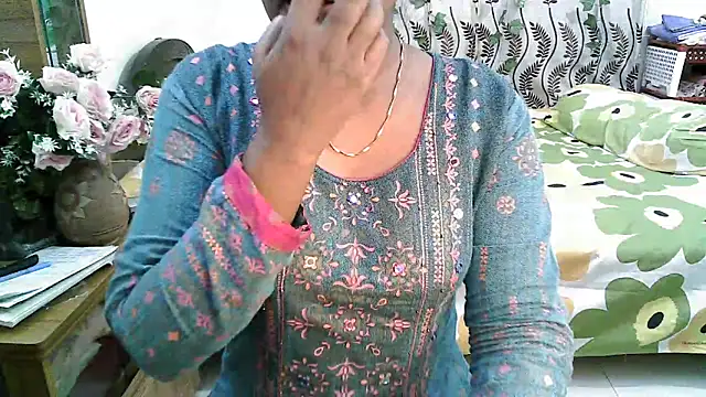 esita 1212 online show from February 23, 1:53 pm